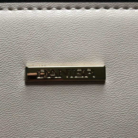 Danier leather wallet with removable strap in white - Picture 5 of 8